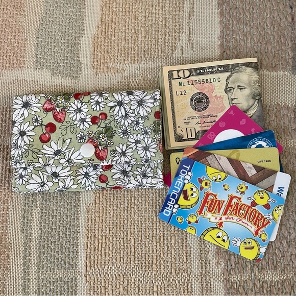 Stylish Snap Card Wallet/Business Card/Gift Card Holder made with Cotton Fabric - Picture 2 of 6